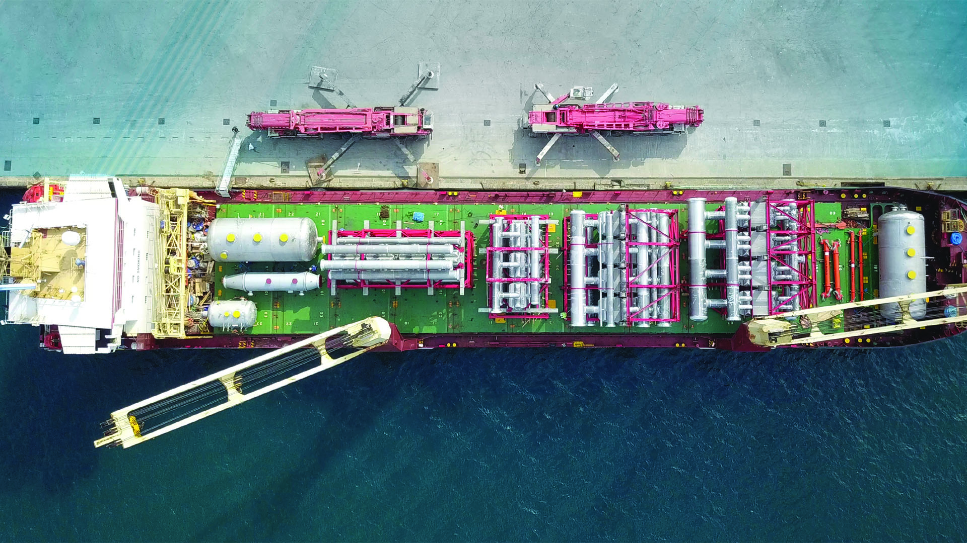 Oversized project cargo on deck